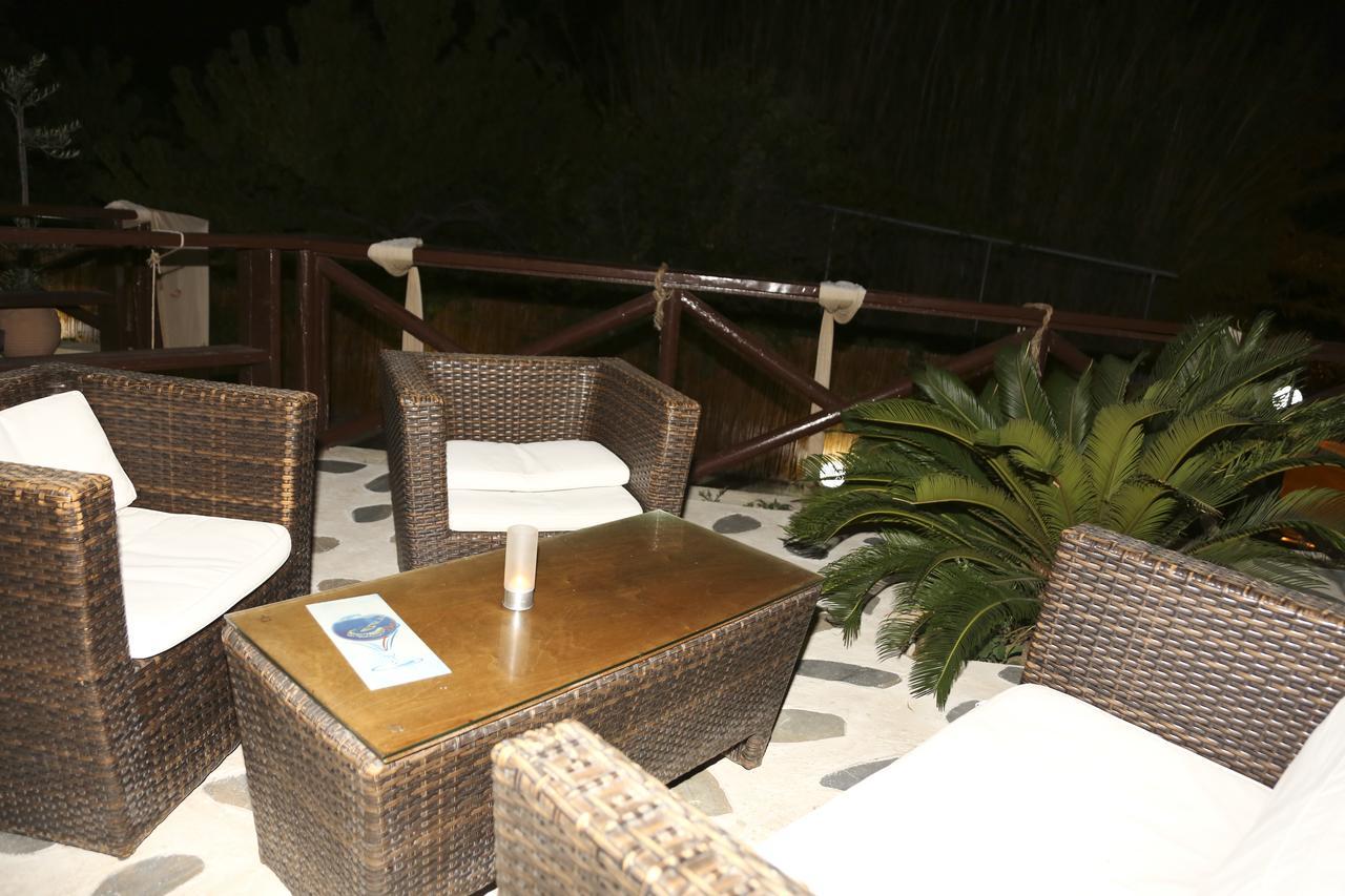 Coral Hotel Plomari Luaran gambar